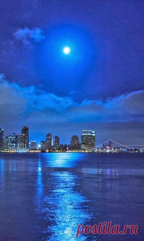 Moonlight Blues, San Diego, California | California