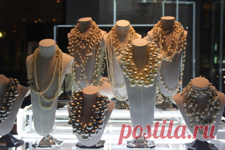 Chanel pearl windows, Singapore » Retail Design Blog