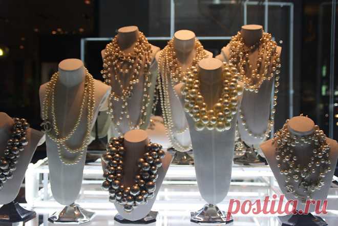 Chanel pearl windows, Singapore » Retail Design Blog