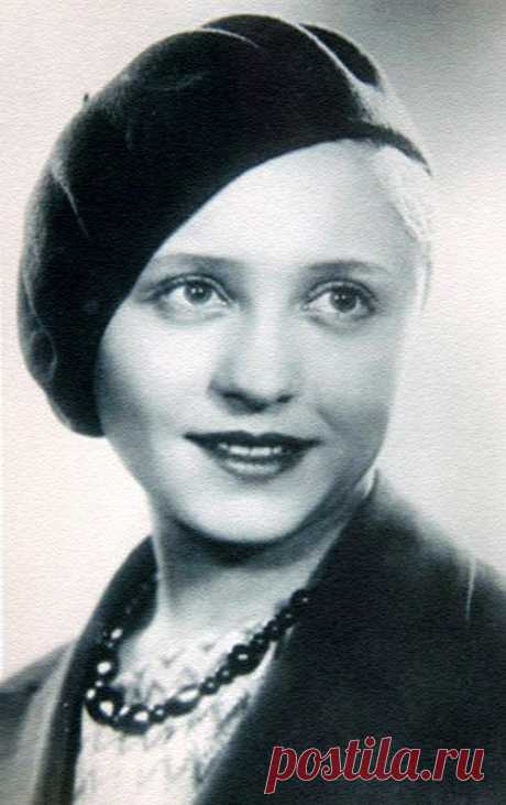 Янина Жеймо
- 29 мая, 1909
 • 29 декабря 1987