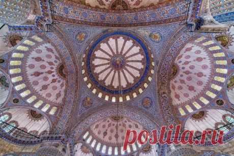 Голубая мечеть или Мечеть Султанахмет, Турция  |  Чудеса исламской архитектуры / Туристический спутник