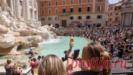 Туристы набросали в фонтан в Риме монет на €1,6 млн. Из фонтана Треви в Риме в 2023 году вытащили монет на €1,6 млн, закиданных в него туристами, городом ранее удалось вынуть более €1,4 млн. Об этом сообщила газета La Gazzettino. Отмечается, что дньги из фонтана собирают три ...