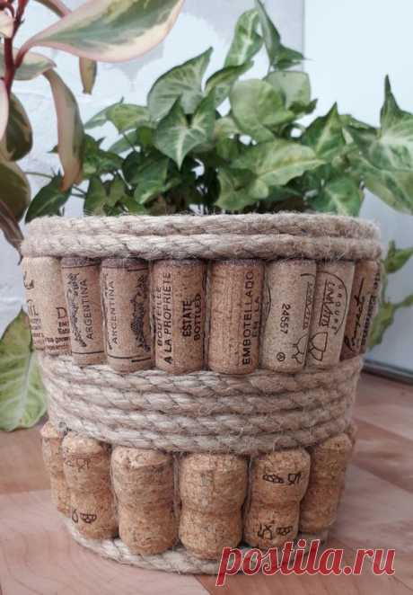 Сork and rope pots