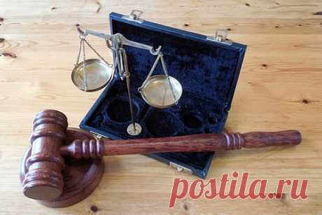 Офицера обвинили в непредотвращении нападения Украины на Россию. Российского офицера обвинили в том, что он своими действиями не предотвратил нападение Вооруженных сил Украины (ВСУ) на территорию РФ, сопровождавшееся массовой гибелью и ранениями военнослужащих, а также уничтожением и повреждением боевой техники. Обвиняемому грозит до 10 лет лишения свободы.