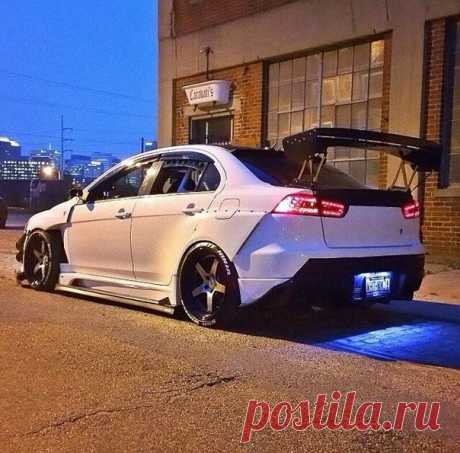 Mitsubishi Lancer X. Custom.