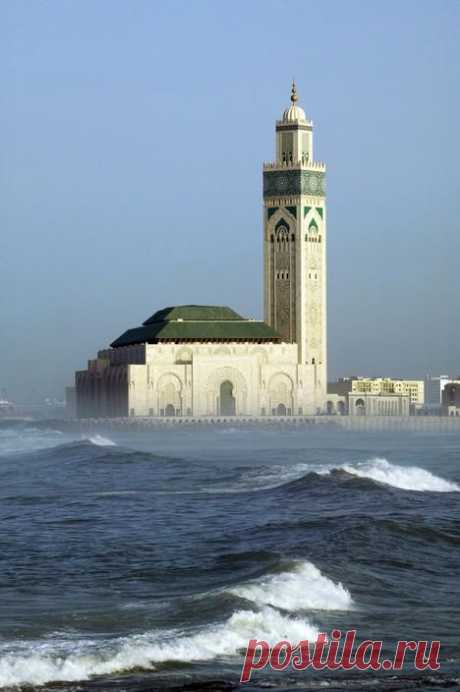 Islamic architecture – Morocco – Hassan II Mosque - Casablanca, Morocco | IslamicArtDB.com  |  Pinterest: инструмент для поиска и хранения интересных идей
