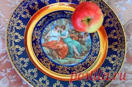 Зеркальце, яблочко на тарелочке — вот неполный список древнерусских поисковиков