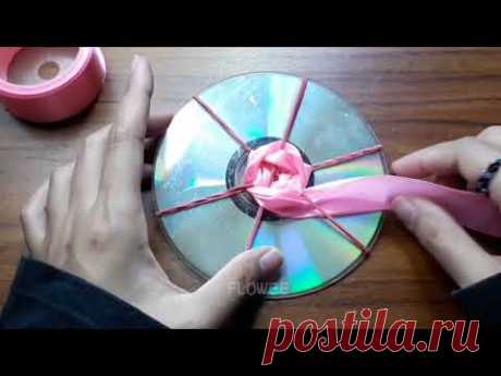 Ух ты !!! Удивительный трюк с цветами из лент — как сделать Розу с компакт-диском из атласной ленты.