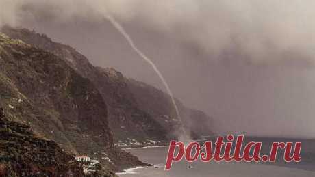 Waterspout (Водяной смерч) возле острова Маде / Социальная погода