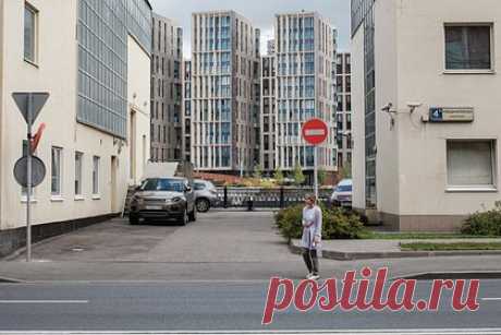 Названы популярные среди покупателей жилья районы Москвы. Сокол и Даниловский район, по данным «Авито Недвижимости», пользовались наибольшей популярностью среди желавших приобрести жилье в столице. Следом за ними в рейтинге идут Марьина Роща, Хамовники и Арбат. В то же время новыми объектами стали чаще интересоваться в столичных районах Дорогомилово и Аэропорт.