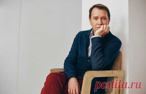 Евгений Миронов отмечает 53-летие: творческие успехи и личная жизнь знаменитого актёра