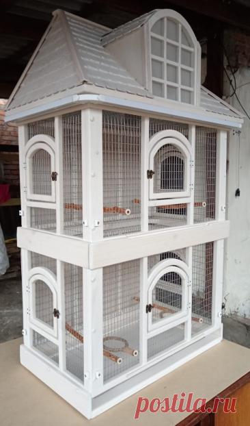 Клетка для птиц. Клетка строилась для стаи волнистых попугаев. Клетка может быть как единым пространством так и разделятся на два независимых пространства.