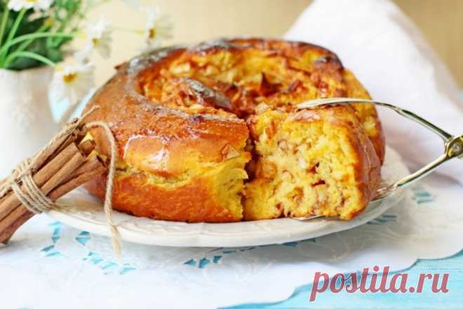 ​Тыквенный пирог с медом и яблоками