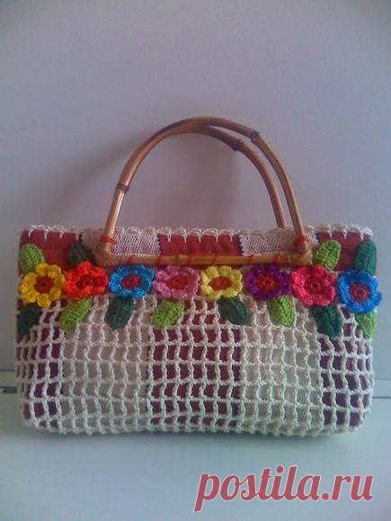 Bolsas com Crochet no Elo7 | Cafofo 100 % Manual (98DA9) Bolsas confeccionadas em tecido de tear manual, com aplicação de crochet e aro de bambu. 
Tamanho: Pequeno. 
Caso deseje algum modelo diferente dos expostos, contactar-nos por email. 
*Dimensões aproximadas.