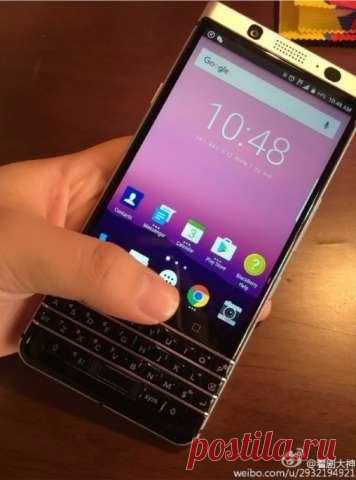 BlackBerry Mercury станет ещё одним Android-смартфоном с QWERTY-клавиатурой 2016 год стал богатым на события вокруг канадской компании BlackBerry. Руководство заявило об уходе с рынка мобильных устройств, после чего совместно с TCL были представлены смартфоны DTEK50 и DTEK60. В начале ноября CEO BlackBerry Джон Чен заявил, что у компании заготовлен ещё один аппарат, на сей раз с физической QWERTY-клавиатурой. Предполагается, что новинка разрабатывается под кодовым названием BlackBerry Mercury…