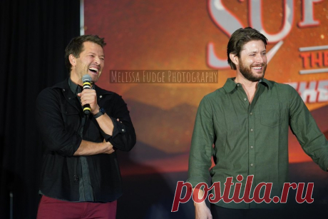 Jensen Ackles and Misha Collins during the former’s solo panel in Denver, Colorado on October 16th, 2021