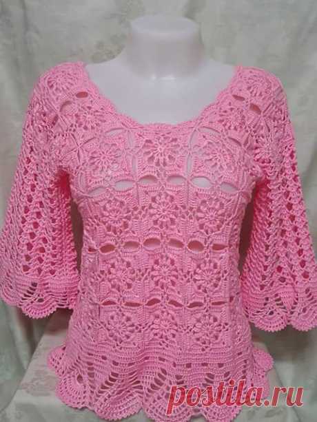 See that beautiful blouse all crafted in crochet yarn store - Free Patterns in Crochet