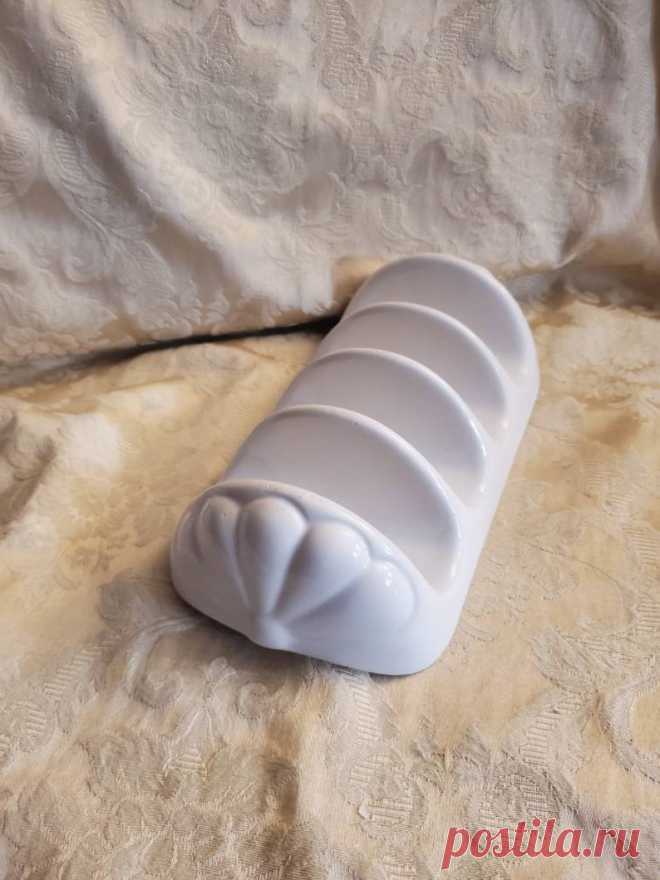 Bright White Pottery, Taco Shell or Toast or Letter or Napkin Holder Vintage Kitchen With Shell Design - Etsy