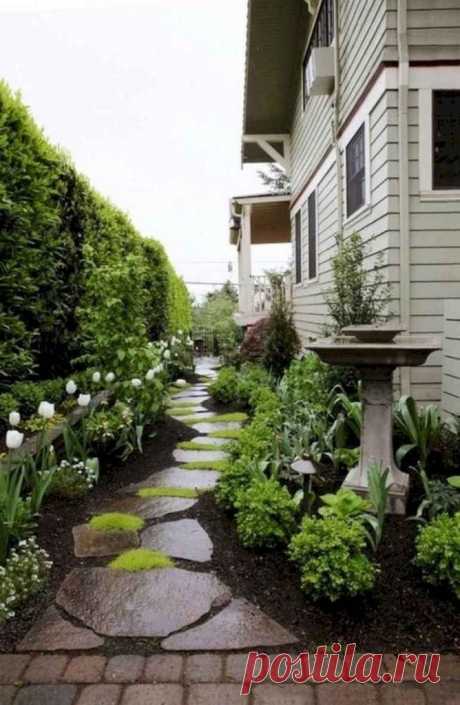 63 Mesmerizing Side Yard Landscaping Design Ideas to Perfect Your Garden Design - anchordeco.com The Last Step because you can see the variety of landscaping suggestions for the side of a home is virtually limitless. Side yard landscaping is something that you ought to do in order to beautify the looks of the outside of your residence. The front yard of a house is among the most experimented areas when it has to do with designing.