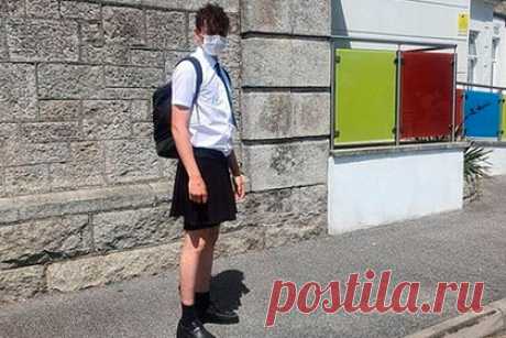 Мальчики пришли в школу в юбках из-за запрета носить шорты в жару. Группа британских школьников, которым запретили носить шорты во время тридцатиградусной жары, в знак протеста пришла на занятия в юбках. Инцидент произошел в средней школе Полтэйр в Сент-Остелле, Корнуолл. 15-летний ученик Адриан Копп вместе с друзьями сменили свои школьные брюки на черные плиссированные юбки.