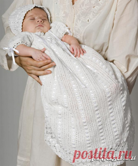 Крестильное платье крючком и вязаный чепчик для новорожденных