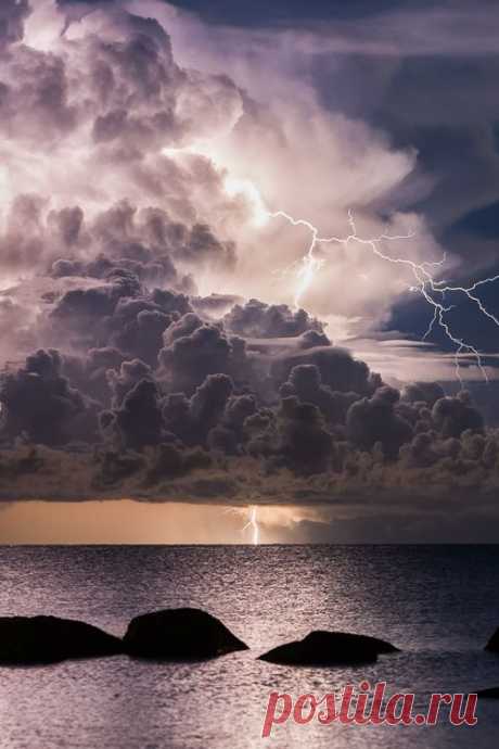 Lightning - Vergi Port by Chris Mil | ✈ Storms [Weather]
