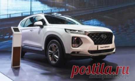 Каскад с музыкой: обзор Hyundai Santa Fe четвертого поколения Стоящие на стенде Московского Международного автосалона Hyundai Santa Fe четвёртого поколения - это не макеты и не концепты. Это самые настоящие корейские кроссоверы, которые так необъяснимо манят к с...