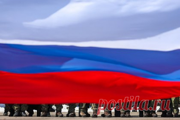 Над Рейхстагом 9 мая запустили дрон с флагом России