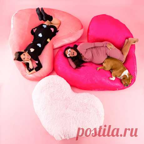 Enter the Ultimate Comfort Zone With These DIY Heart Floor Pillows PSA: We tested it and agree that you need huge heart pillows in your life.