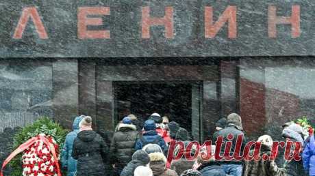 Депутаты Госдумы от КПРФ призвали оставить тело Ленина в покое