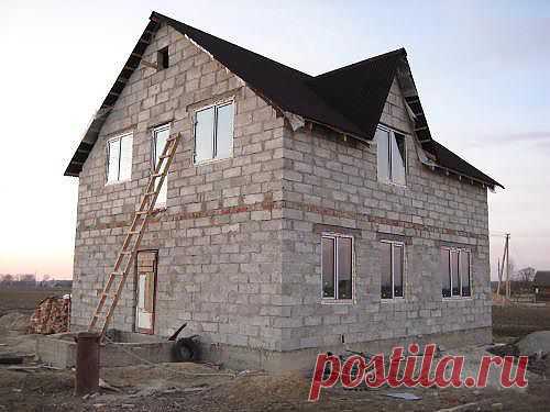 Строительство дома из пеноблоков. Фото