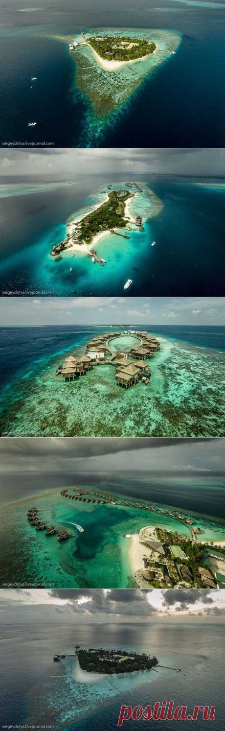 С высоты птичьего полета: Мальдивы / Туристический спутник