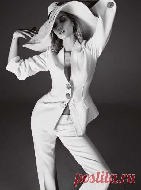Рози Хантингтон-Уайтли на обложке Elle UK, февраль 2015