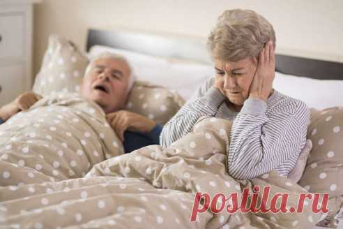 Врач объяснил, почему пожилым парам нужно спать в одной кровати