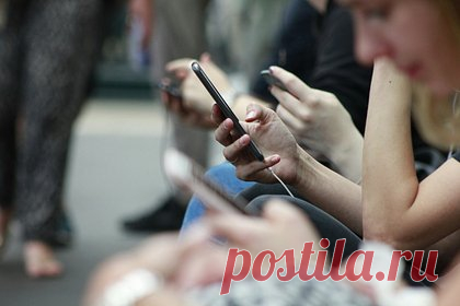 В Android 15 появятся тайные уведомления. В операционной системе Android нового поколения появится пространство Private Space для хранения конфиденциальных данных. Судя по описанию секретной функции, в смартфон можно будет добавить защищенное виртуальное пространство для хранения конфиденциальных данных. Для доступа к нему нужно будет ввести пин-код.