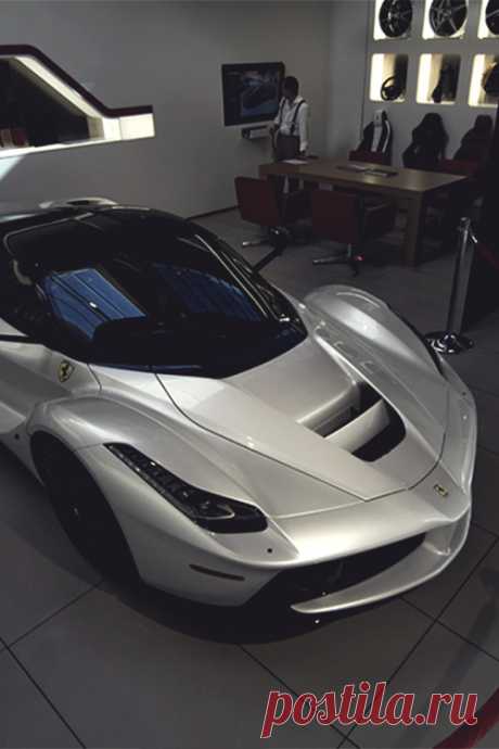 italian-luxury:
“Ferrari LaFerrari | Italian-Luxury | Instagram
”