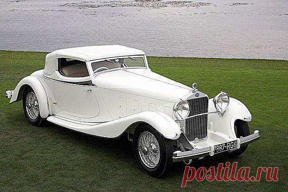 "Delage D8S" 1933 года. Десятое место среди самых дорогих коллекционных автомобилей по версии Forbes 2008 года. Последний раз был продан за 3 миллиона евро.