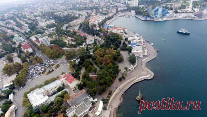 В Севастополе временно перекрывали рейд. Рейд через Севастопольскую бухту перекрыли на 17 минут. Движение морского пассажирского транспорта было остановлено, сообщили в Telegram-канале дирекции по развитию дорожно-транспортной инфраструктуры города. Сообщение о том, что морской ...
