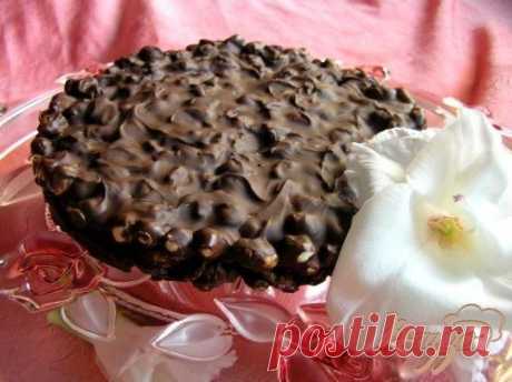 Хрустящий шоколадный торт без выпечки