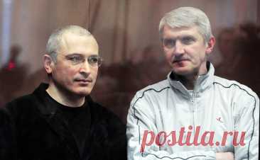Генпрокуратура решила изъять деньги со счетов Ходорковского и Лебедева. Прокуроров заинтересовали принадлежащие Ходорковскому и Лебедеву около 1 млрд руб. и $2 млн, которые хранятся на счетах банка «Траст». В деле также фигурирует Сибирская лизинговая компания, подробности претензий пока неизвестны