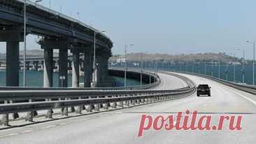 На Крымском мосту восстановили движение автомобилей