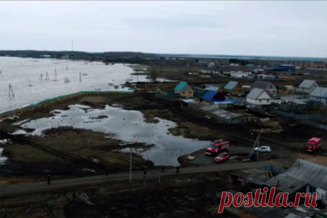 В РФ число подтопленных домов после паводка сокращается третий день подряд. По данным оперативных служб, 29 735 приусадебных участков в стране остаются затопленными.