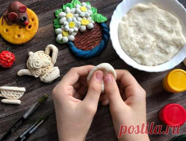 Корзинка с грибами из соленого теста