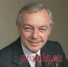 27 апреля в 2007 году умер Кирилл Лавров-АРТИСТ