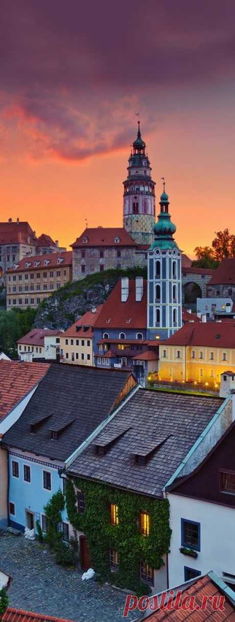 Cesky Krumlov, Czech Republic. All those colours, what stunning views. For the best of art, food, culture, travel, head to theculturetrip.com. Or click theculturetrip.co... for everything a traveller needs to know about the Czech Republic   |  Pinterest