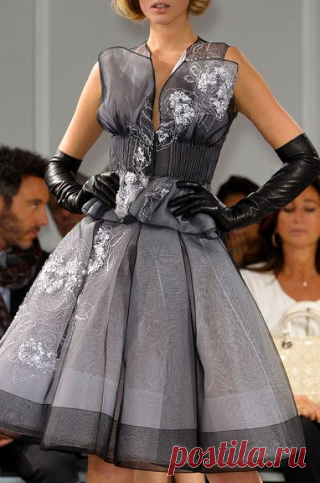Christian Dior at Couture Spring 2012 (Details)
