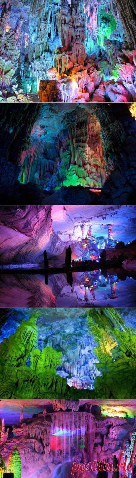 Сказочная пещера тростниковой флейты (Reed Flute Cave)