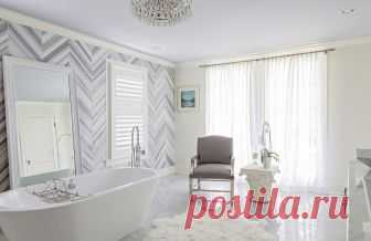20 Rooms with Bold Marble Walls Marble walls can be much more versatile than simple white background elements in a bathroom. See how top designers integrated marble into a variety of spaces from living rooms to kitchens and made use of interesting pieces and patterns of marble in unique baths.