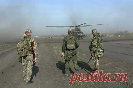 Боевая работа поисково-спасательной группы ВКС России в зоне СВО. Вертолеты Ми-8ПСГ подстраховывают боевые расчеты в небе.