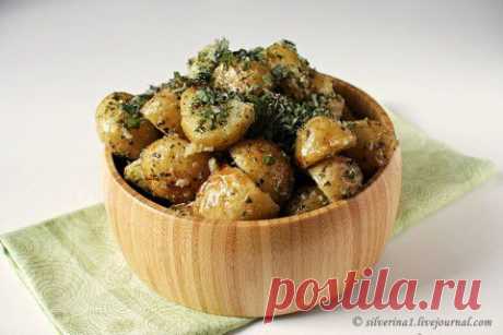 Запеченный картофель с чесноком и мятой | Банк кулинарных рецептов